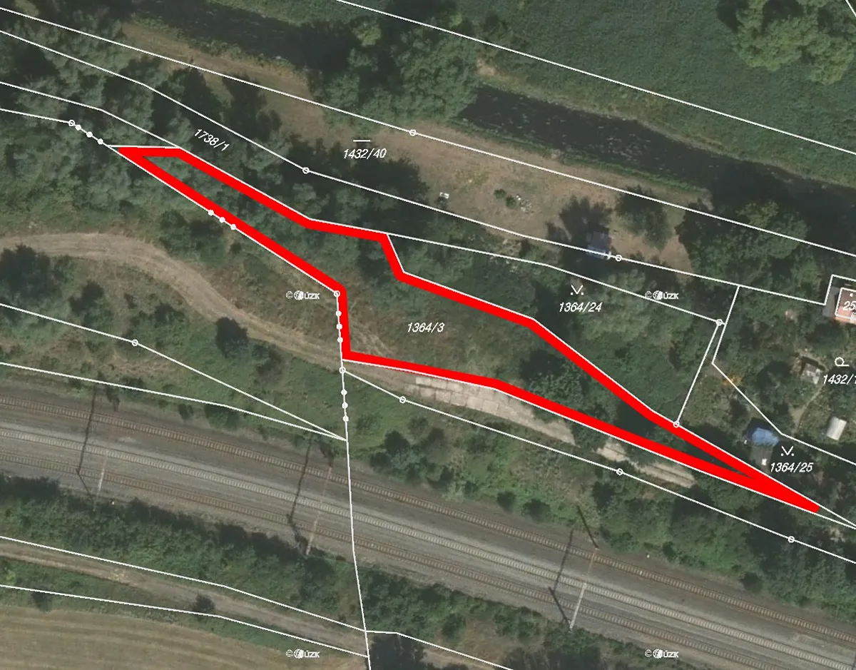Prodej pozemku 1504 m²